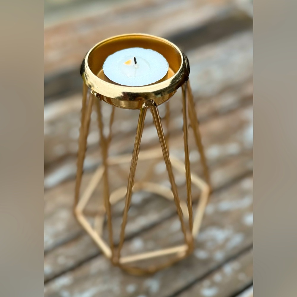 NWOT Tea-light Holder in Gold